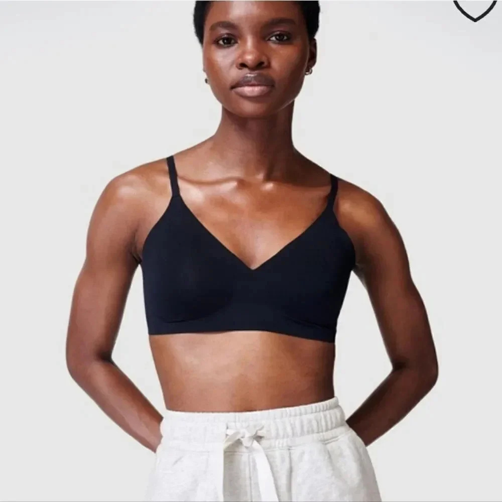 Sweaty‎ Betty Women's Barely There T-Shirt Bra in Black